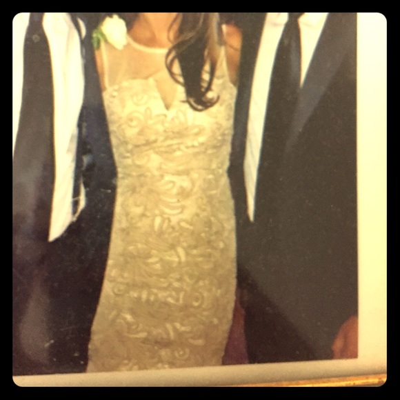 BCBG DRESS - Picture 2 of 4